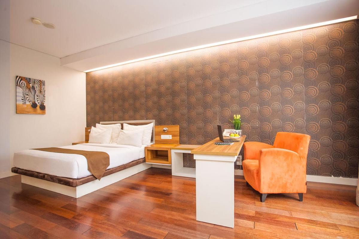 Life Sudirman Hotel Surabaya