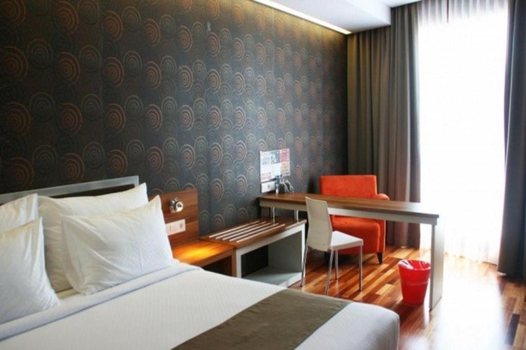 Life Sudirman 3*