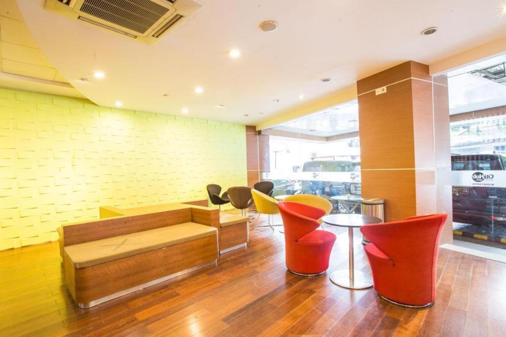 Life Sudirman Hotel Surabaya