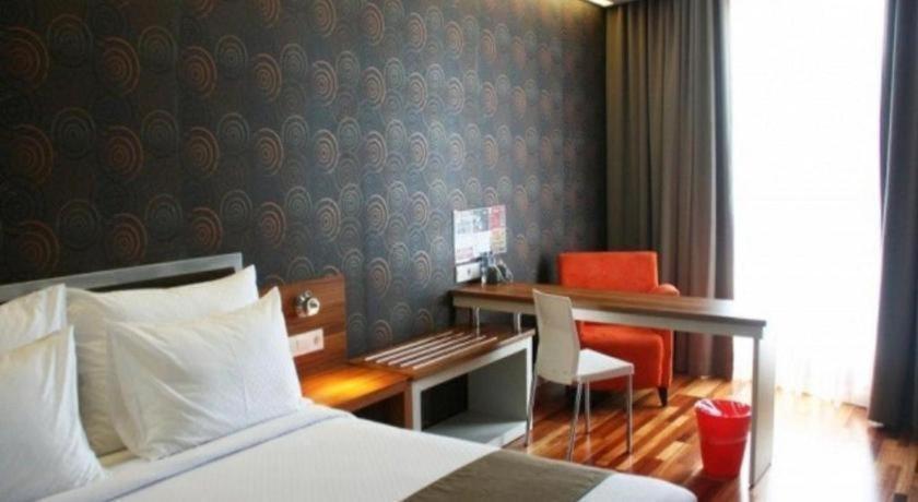 Hotel Life Sudirman